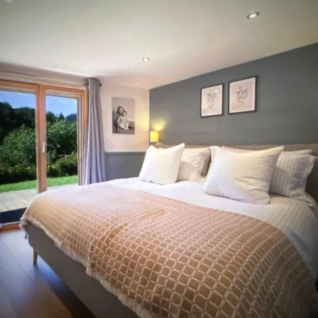 Spacious Harrison Chalet Near Slopes By Nest Vakantiehuis *
