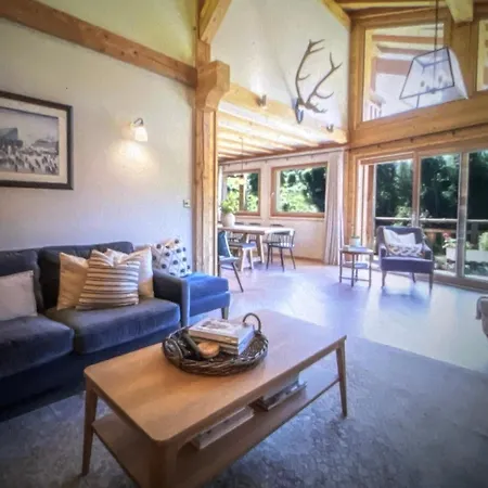 Spacious Harrison Chalet Near Slopes By Nest Vakantiehuis *